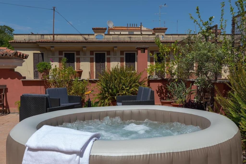 Penthouse With Jacuzzi On Private Terrace In Trastevere Rom Exterior foto