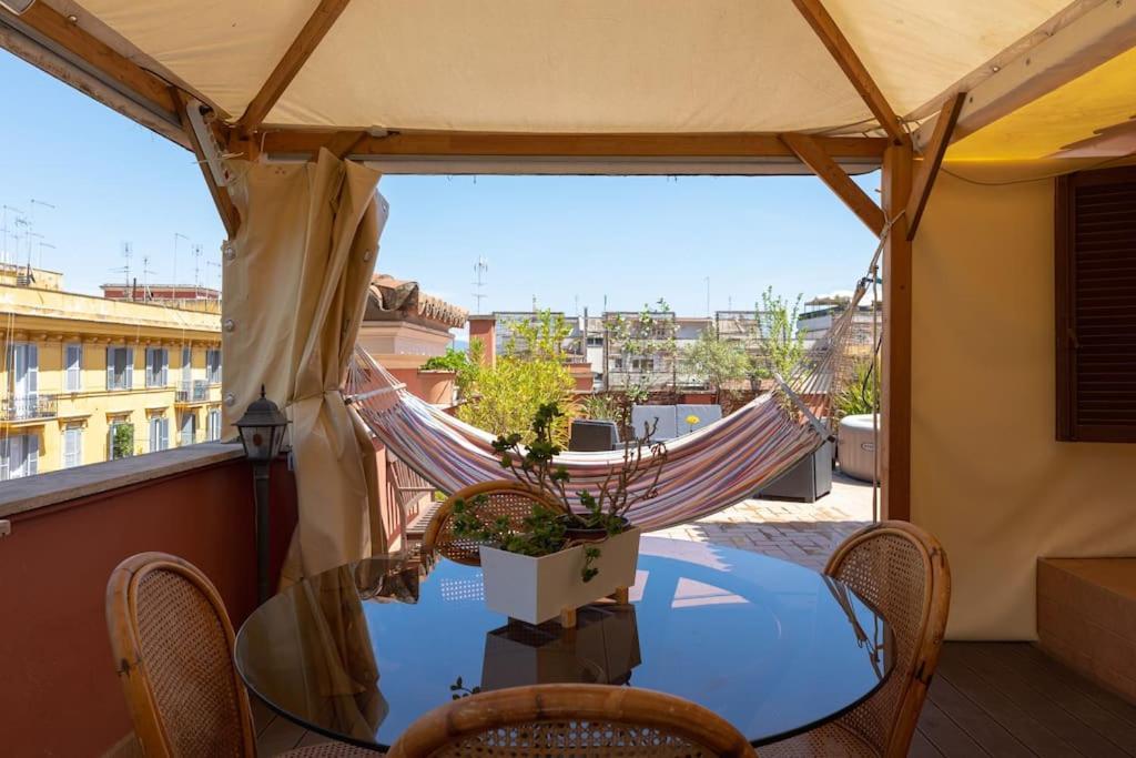 Penthouse With Jacuzzi On Private Terrace In Trastevere Rom Exterior foto