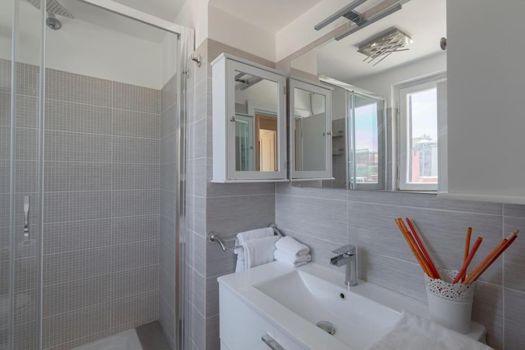 Penthouse With Jacuzzi On Private Terrace In Trastevere Rom Exterior foto